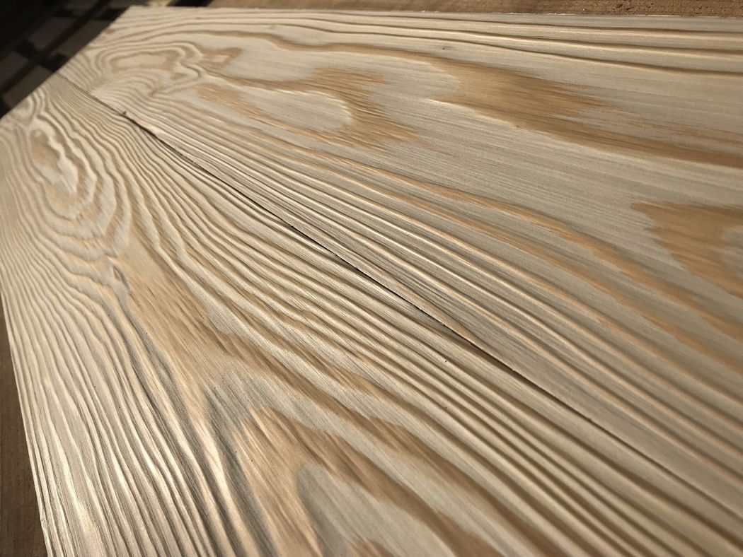 純白うづくり床板