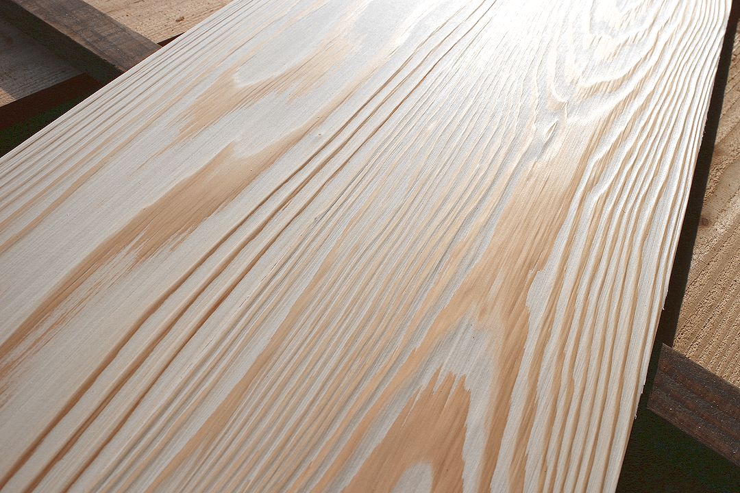 純白うづくり床板杉