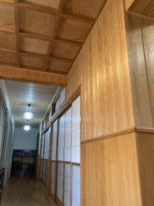 廊下の天井・トイレのリフォーム事例！無垢材ならではの温かみのある空間へ【施工例262】